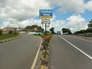 Pai de santo usa barra de ferro para agredir mulher