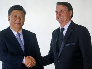 Bolsonaro se encontra com presidente chinês em Brasília