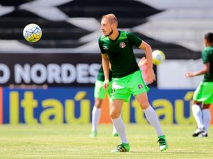 Volante Uillian, do Santa Cruz, é flagrado no exame antidoping