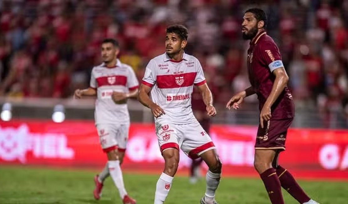 CRB vence o Londrina por 2 a 1, entra no G-6 e rebaixa o time paranaense