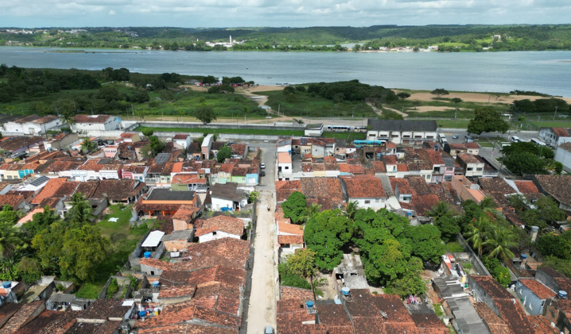 Obras de esgotamento sanitário no centro histórico de Penedo serão retomadas neste mês de outubro