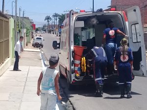 Idoso passa mal durante culto e precisa ser retirada da Igreja