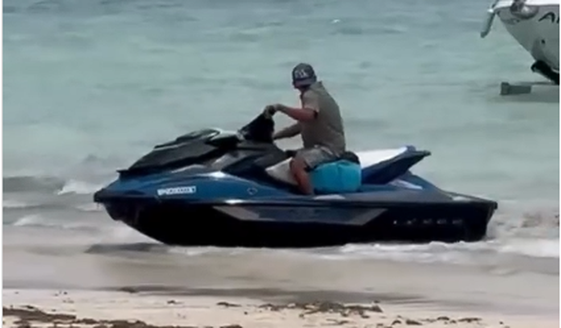 Criança quase é atingida por moto aquática na Praia Barra Grande, em Maragogi