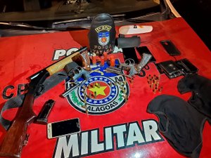 Policial militar é preso com armas e balaclavas em Maceió