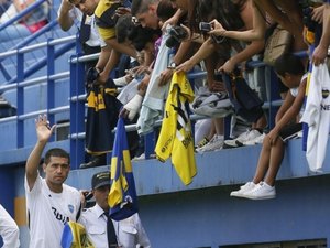 Nova investida: Sport volta a falar  com representante de Riquelme