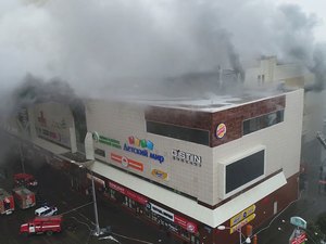 Total de mortos em incêndio em shopping na Sibéria sobe para 64