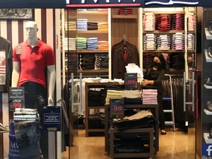 Entenda os direitos do consumidor para trocas de presentes de Natal