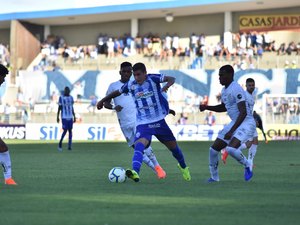 CSA recebe Goiás buscando primeira vitória no Brasileirão