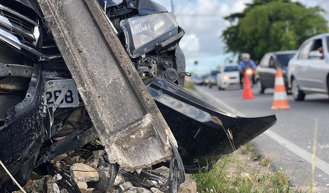 AL registra mais de 700 colisões com postes; Maceió lidera ranking de ocorrências