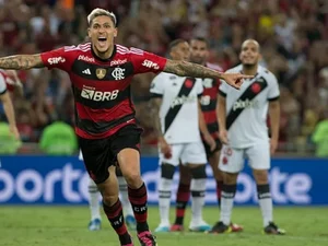 Com brilho de Pedro, Flamengo vence o Vasco novamente e está na decisão do Carioca