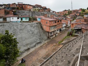Contenção de encostas transforma a vida dos moradores da Grota do canal 5, no Jacintinho