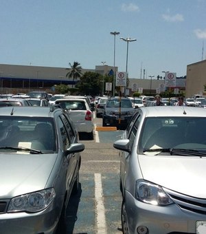 Credencial de estacionamento para idosos poderá ser feita em shoppings