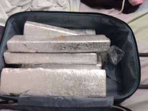 Operação integrada prende jovem e apreende 6,5kg de maconha em pousada