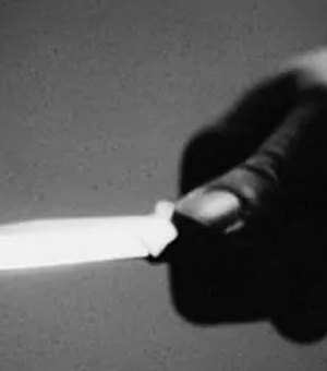 Homem é preso por tentar estrangular cunhada e a ameaçar com canivete em AL