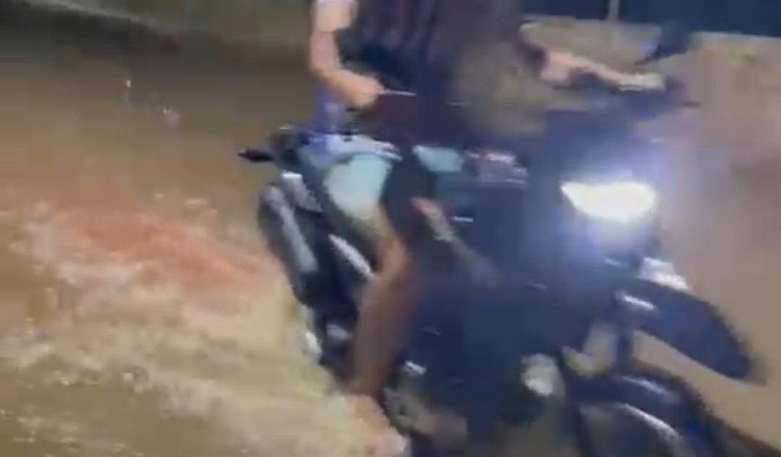 [Vídeo] Cheia invade casas e deixa ruas alagadas no município do Passo de Camaragibe