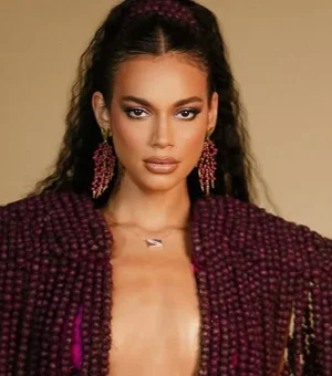 Ex-BBB Alane Dias é atropelada por moto no Rio