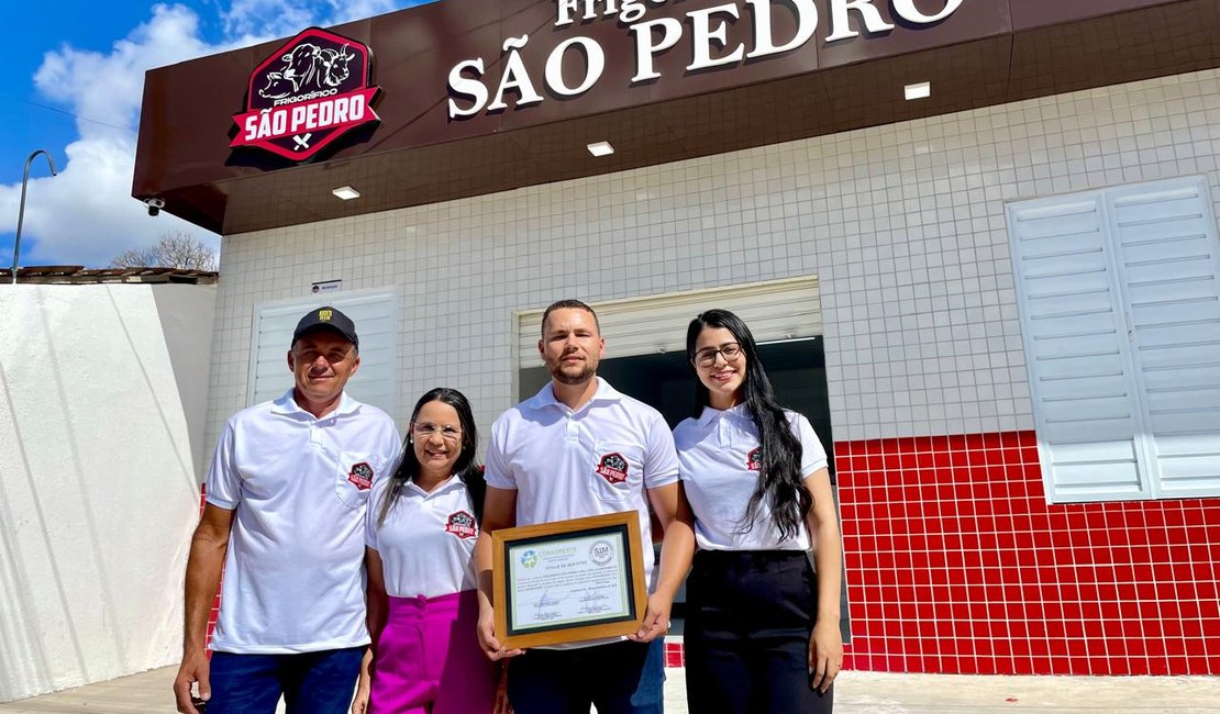 Casa do Empreendedor transforma história de produtor rural que se tornou dono de frigorífico em Limoeiro de Anadia