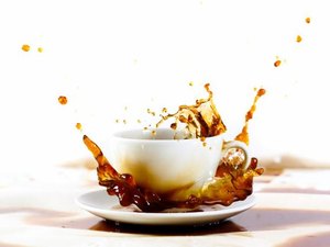 Pesquisa aponta que consumir até 25 xícaras de café por dia não afeta o coração