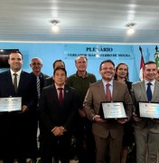 Senador Renan Calheiros prestigia lideranças em Sessão Solene em Cajueiro