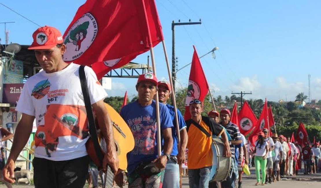 Marcha em Defesa da Reforma Agrária e Contra o Golpe chega a Maceió