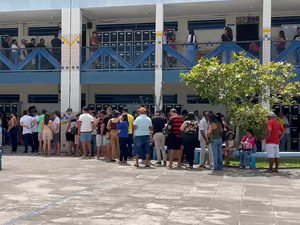 Filas longas são registradas em locais de votação em Arapiraca neste domingo