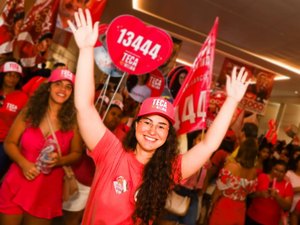 Militantes do PT destacam trajetória de Teca Nelma em lançamento de campanha
