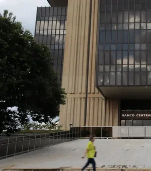 Mercado melhora expectativa sobre economia com PIB a 2,14%