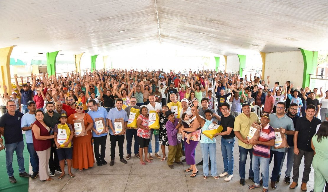 Prefeitura de Major Izidoro fortalece agricultura familiar com entrega de sementes