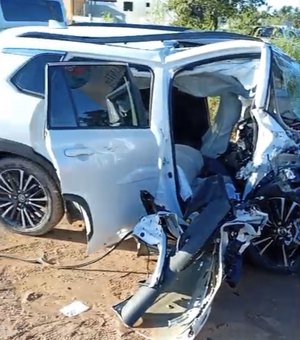Colisão frontal deixa um morto e oito feridos na AL-101 Norte, em Maragogi