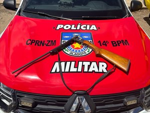 Foragido da Justiça é preso com espingarda em casa no município de Jundiá