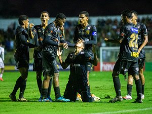 Zumbi bate o Flamengo de virada e garante classificação antecipada na Copinha; veja os gols