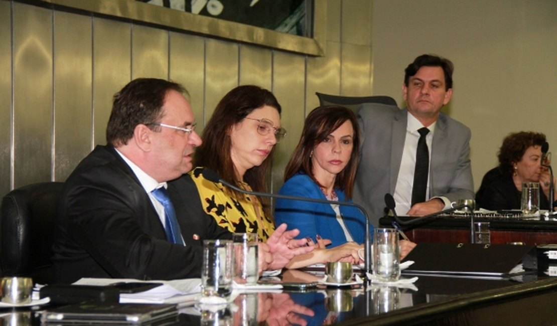 Luciano Barbosa defende a ampliação do Fundeb durante audiência pública na ALE