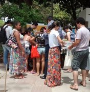 Portal literário LeroWhite realiza doação de livros no Centro de Arapiraca