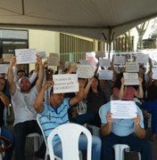 Funcionários do Centro de Zoonoses protestam por melhores condições de trabalho
