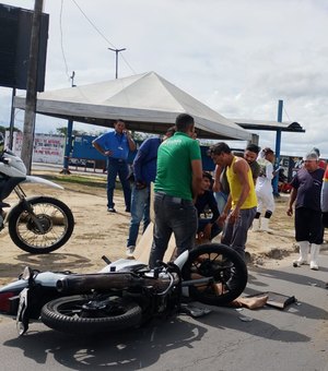 Colisão entre motocicleta e caminhão deixa homem desacordado em Nova Satuba