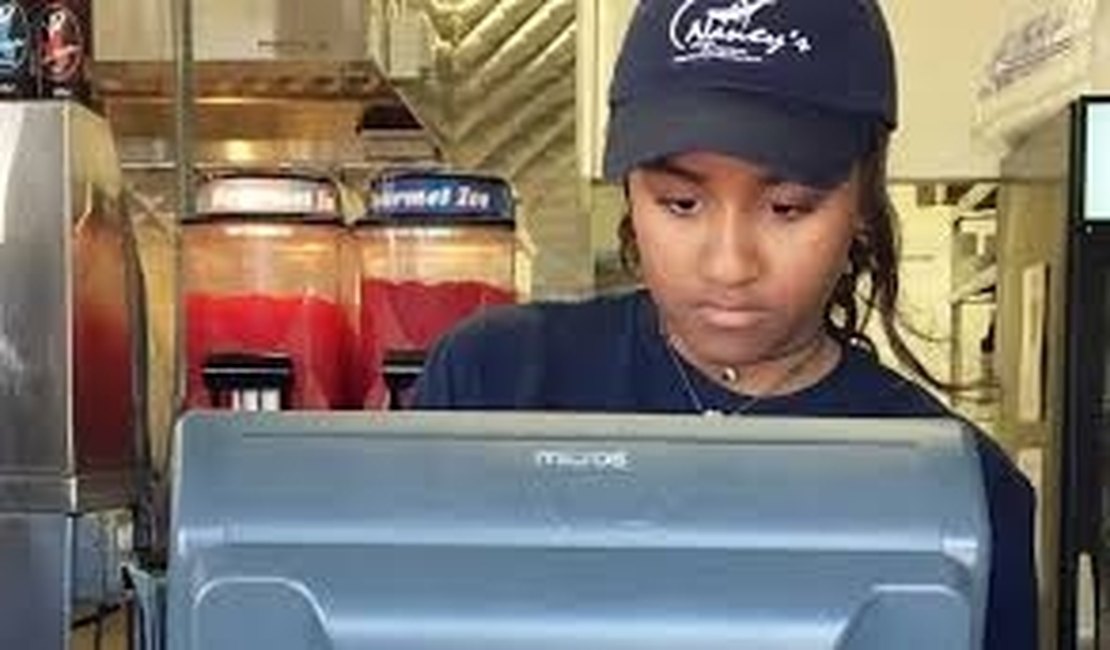 Caçula de Obama está trabalhando em restaurante dos EUA