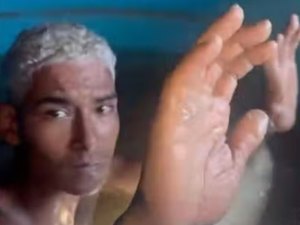 Suspeito de furtos se esconde em caixa d’água para fugir da polícia no ES