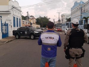 Lei Seca aborda 190 veículos e retira de circulação 5 condutores por alcoolemia