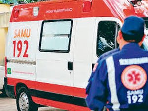 Homem fica ferido em colisão entre caminhão e carro