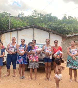 ONG Segundo Sol distribui cestas básicas na Comunidade Deda Paes