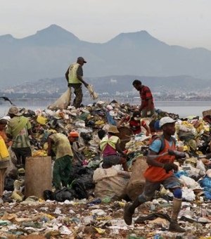 Porto Calvo promove curso sobre associativismo para catadores de lixo
