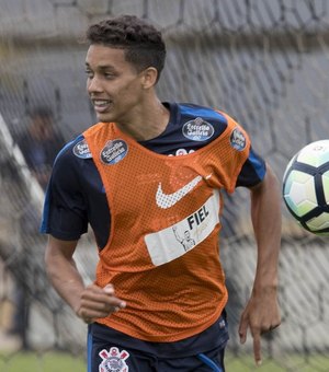 Rogério Ceni liga para alagoano Pedrinho e tenta convencê-lo a jogar no São Paulo