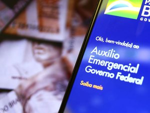 Trabalhadores nascidos em novembro podem sacar auxílio emergencial