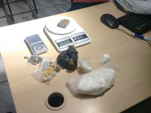 Homem é preso com 45kg de maconha