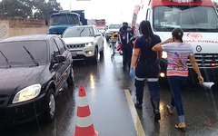 Colisão deixou o trânsito congestionado na rodovia AL-220