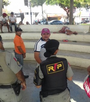 Homem é esfaqueado no Centro de Arapiraca