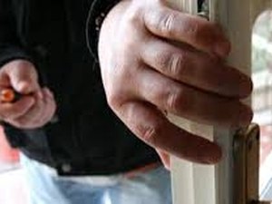 Homens invadem casa de acolhimento e furtam objetos