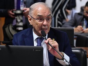 Morre aos 83 anos o senador Arolde de Oliveira (PSD), vítima da covid-19