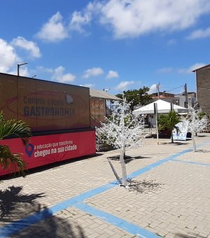 Prefeitura de Japaratinga anuncia cursos gratuitos de gastronomia na carreta-escola