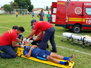 Homem sofre acidente durante partida de futebol em Arapiraca